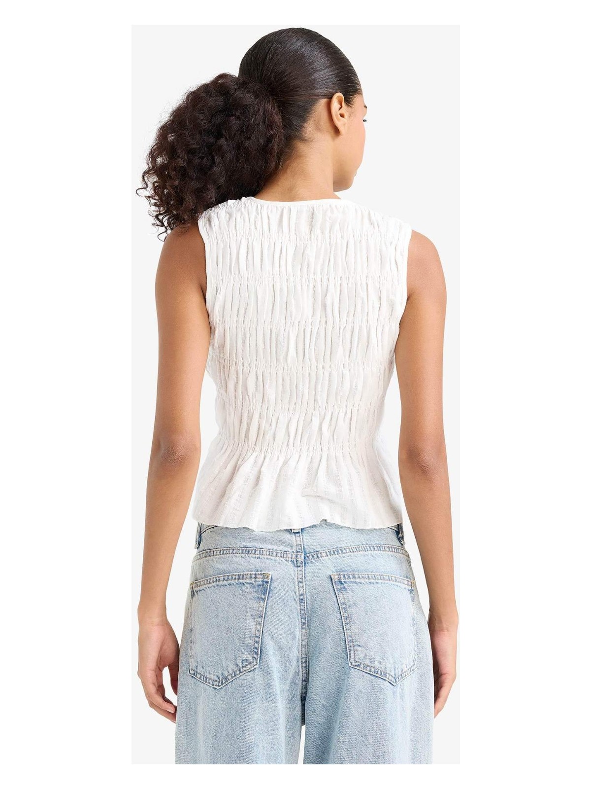 DeFacto Slim Fit Dar Kesim Bisiklet Yaka Bağlamalı Dokulu Kolsuz Bluz F8581AX25SM - Görsel 4