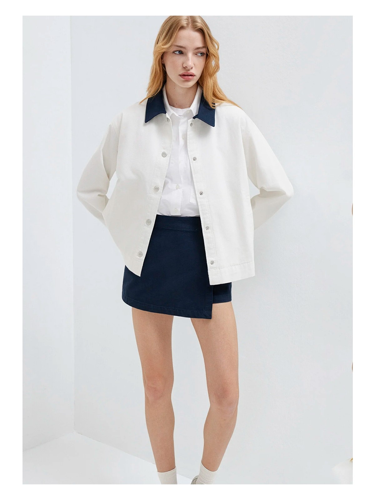 Mavi Yaka Detaylı Ekru Ince Ceket 1211407-80194