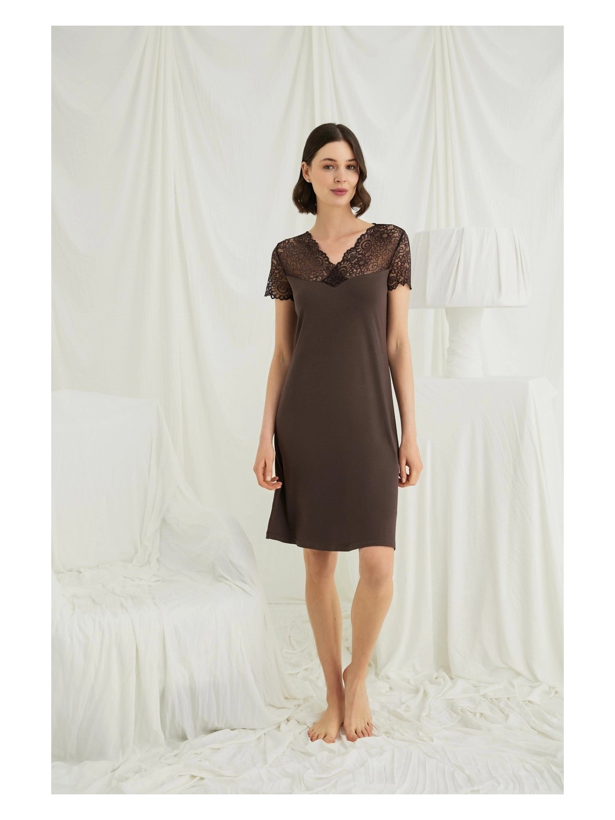 Herşeytrend Kısa Kollu ve Dantelli V Yaka Gecelik