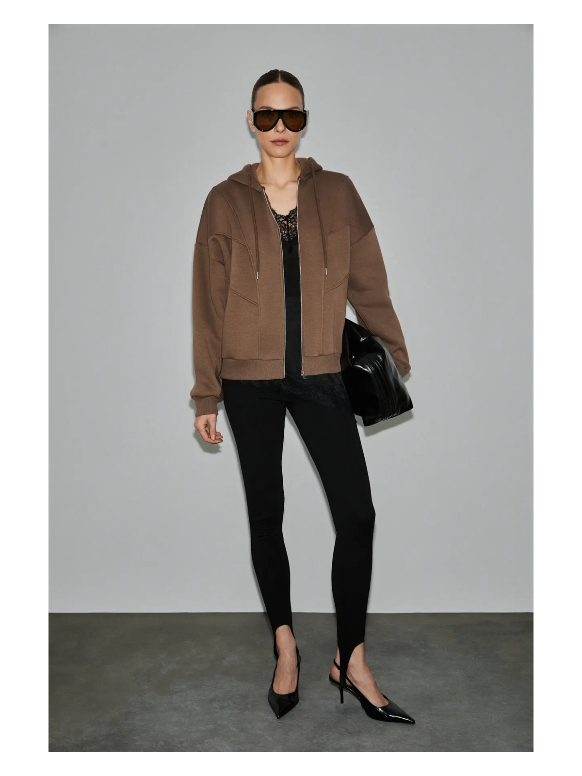 Grimelange Vyselle Kadın Önü Kesikli Metal Fermuarlı Kapüşonlu Etiket Detaylı Oversize Acı Kahve Sweatshirt