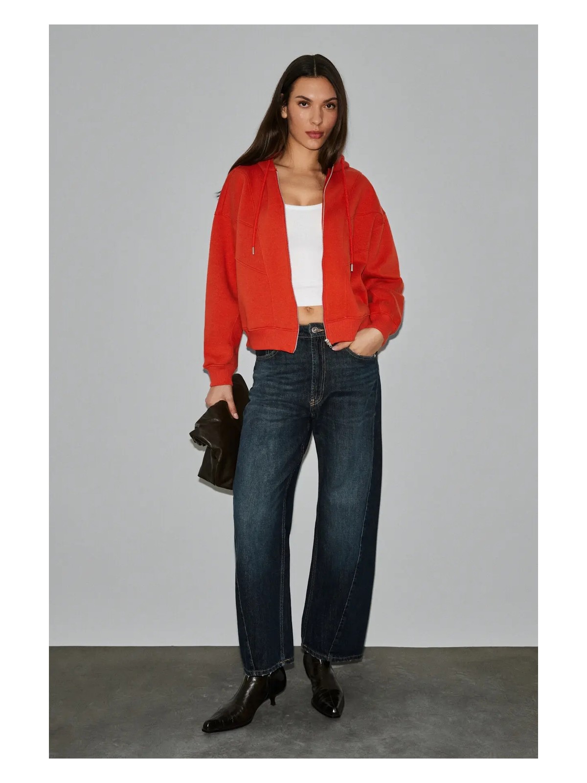 Grimelange Vyselle Kadın Önü Kesikli Metal Fermuarlı Kapüşonlu Etiket Detaylı Oversize Acı Kahve Sweatshirt - Görsel 9