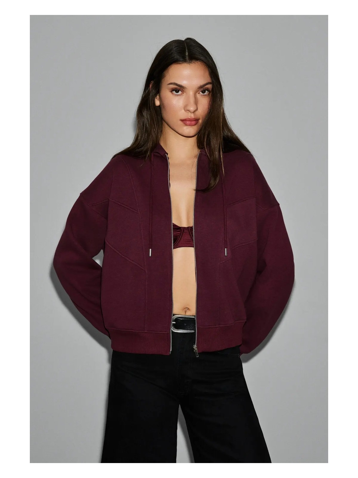 Grimelange Vyselle Kadın Önü Kesikli Metal Fermuarlı Kapüşonlu Etiket Detaylı Oversize Acı Kahve Sweatshirt - Görsel 8