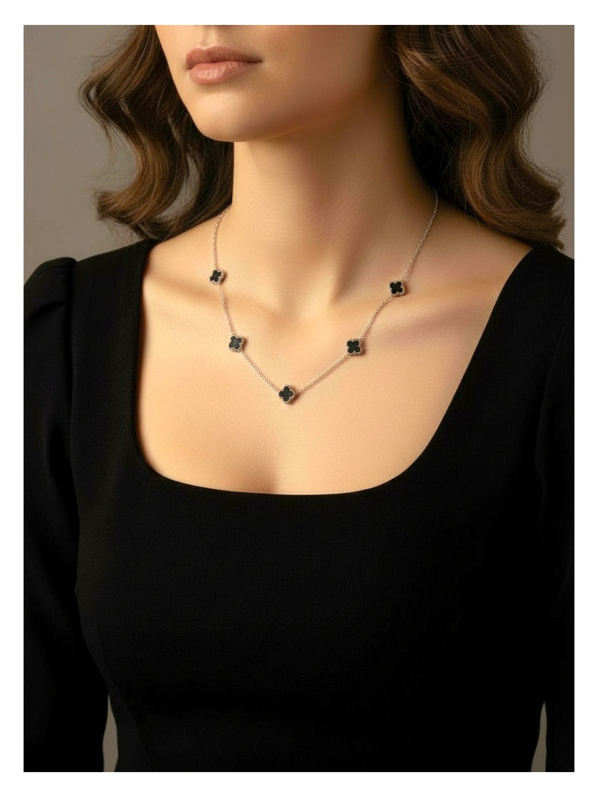 Atalya Accessory Mini Yonca Modeli Gold Renk Beyaz Taşlı Kadın Paslanmaz Çelik Kolye - Kararma Yapmaz Çift Taraflı - Görsel 5