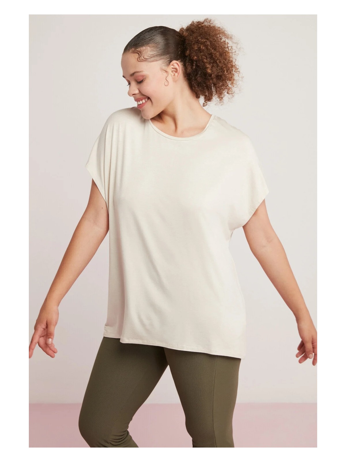 Ethiquet Amanda Kadın Viskon Karışımlı Dökümlü Oversize Bej Büyük Beden T-shirt - Görsel 5