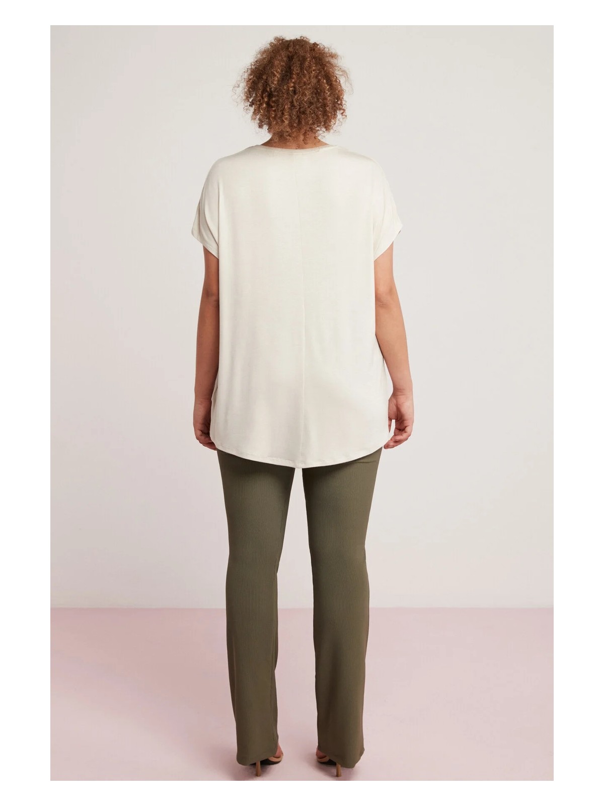 Ethiquet Amanda Kadın Viskon Karışımlı Dökümlü Oversize Bej Büyük Beden T-shirt - Görsel 6