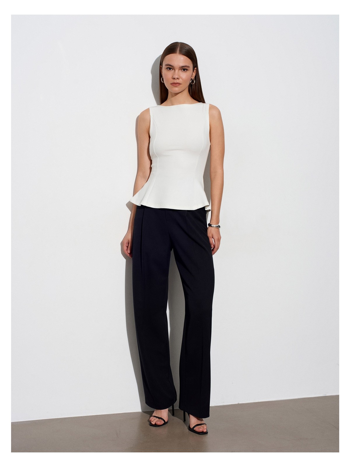 Dilvin 21001 Kayık Yaka Peplum Top-Ekru - Görsel 4