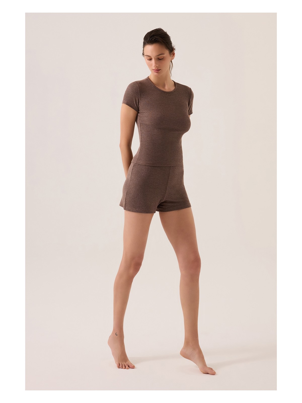 Los Ojos x Ece Kahverengi Modal Kumaşlı Kısa Kollu Şortlu Pijama Takımı Ribbed Pj4 - Görsel 2