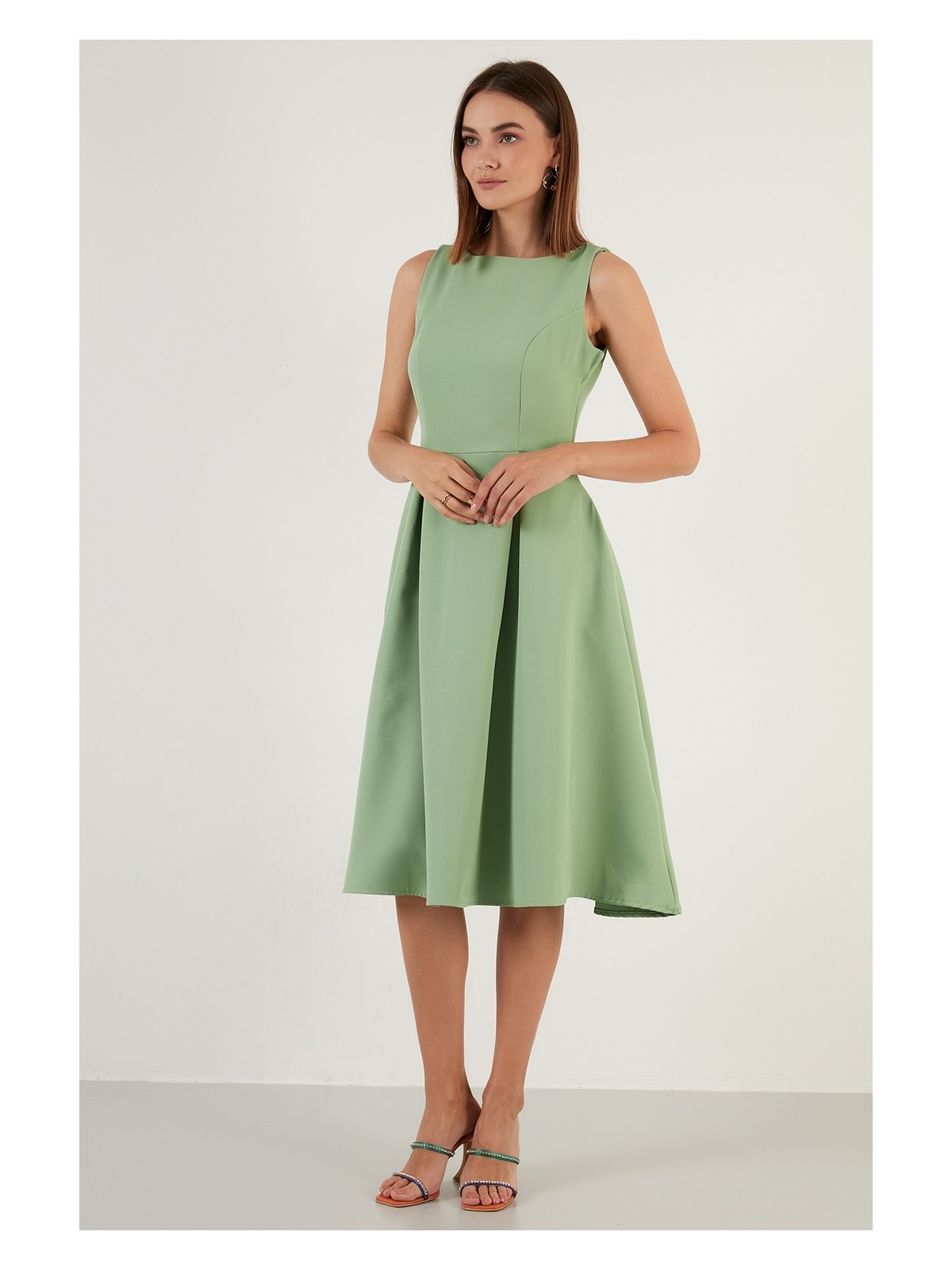 Lela Regular Fit Bisiklet Yaka Cepli Pileli Midi Boy Abiye Elbise Bayan Elbise 6111963 - Görsel 5