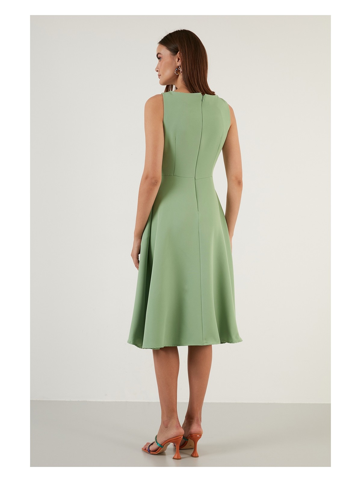 Lela Regular Fit Bisiklet Yaka Cepli Pileli Midi Boy Abiye Elbise Bayan Elbise 6111963 - Görsel 6