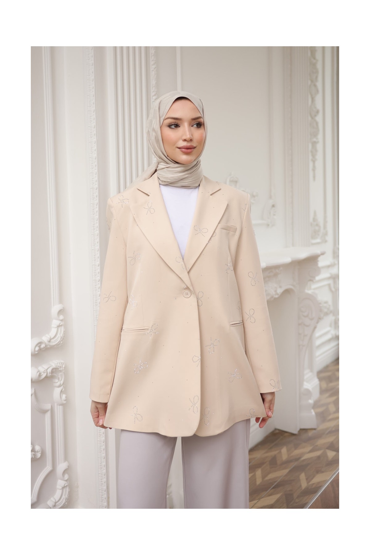 İmaj Butik Siyah Taş Detaylı Astarlı Ceket