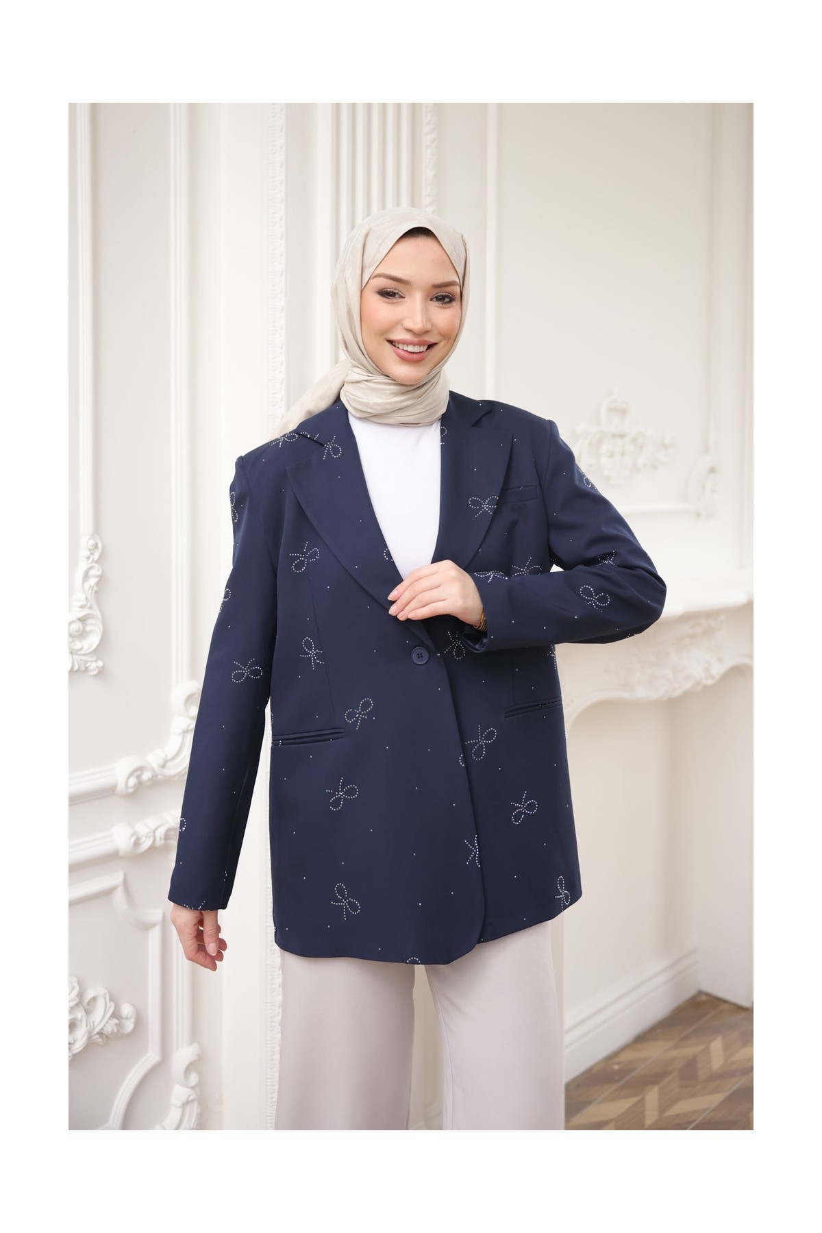 İmaj Butik Siyah Taş Detaylı Astarlı Ceket