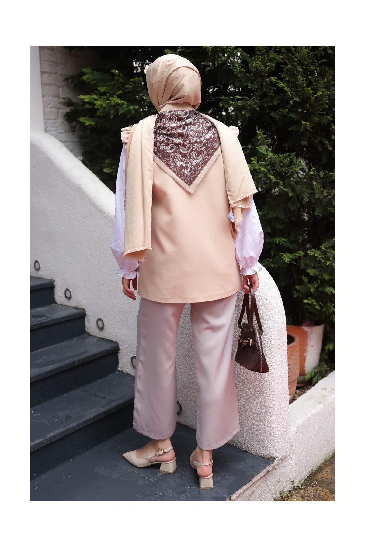 İmaj Butik Bej Kravuze Yaka Fular Detaylı Yelek görsel 5