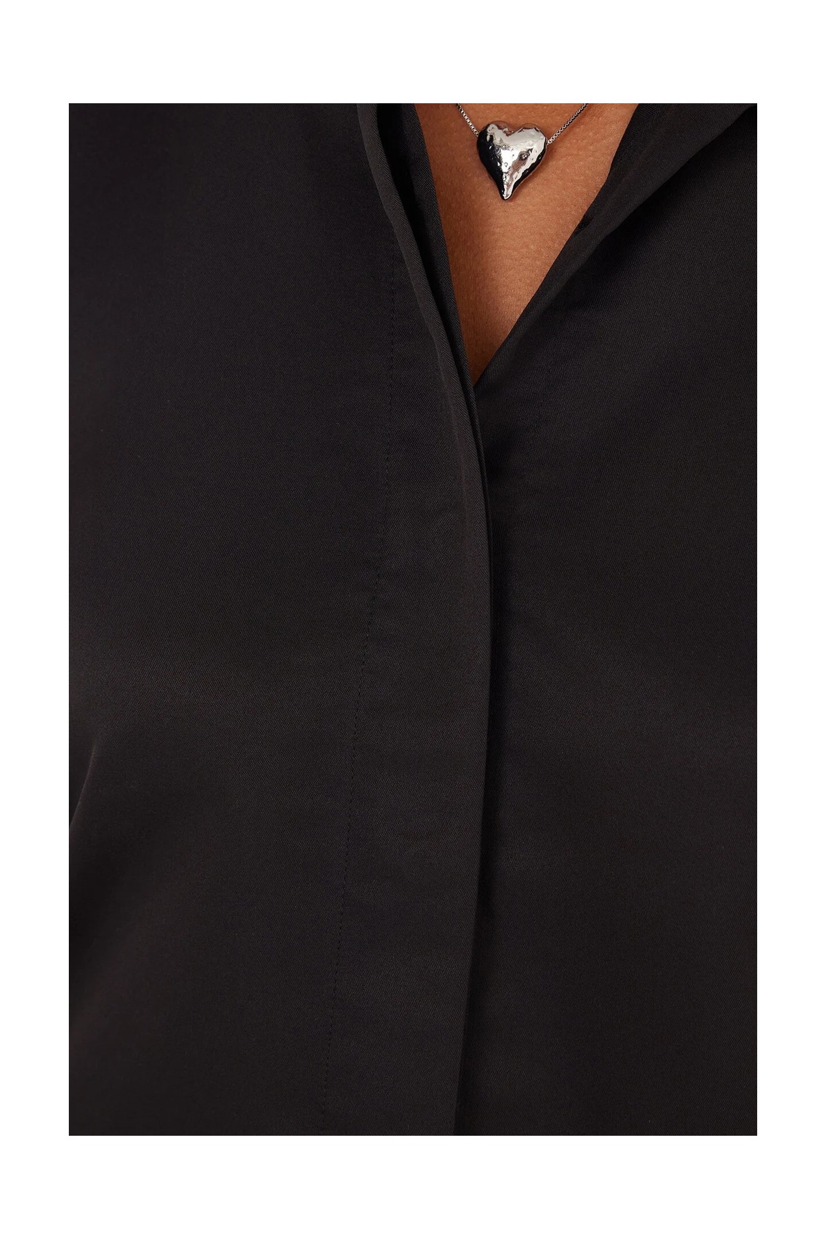 Tudors Kadın Slim Fit Dar Kesim Vucüda Oturan Uzun Kollu Gizli Düğme Detaylı Siyah Basic Gömlek görsel 4