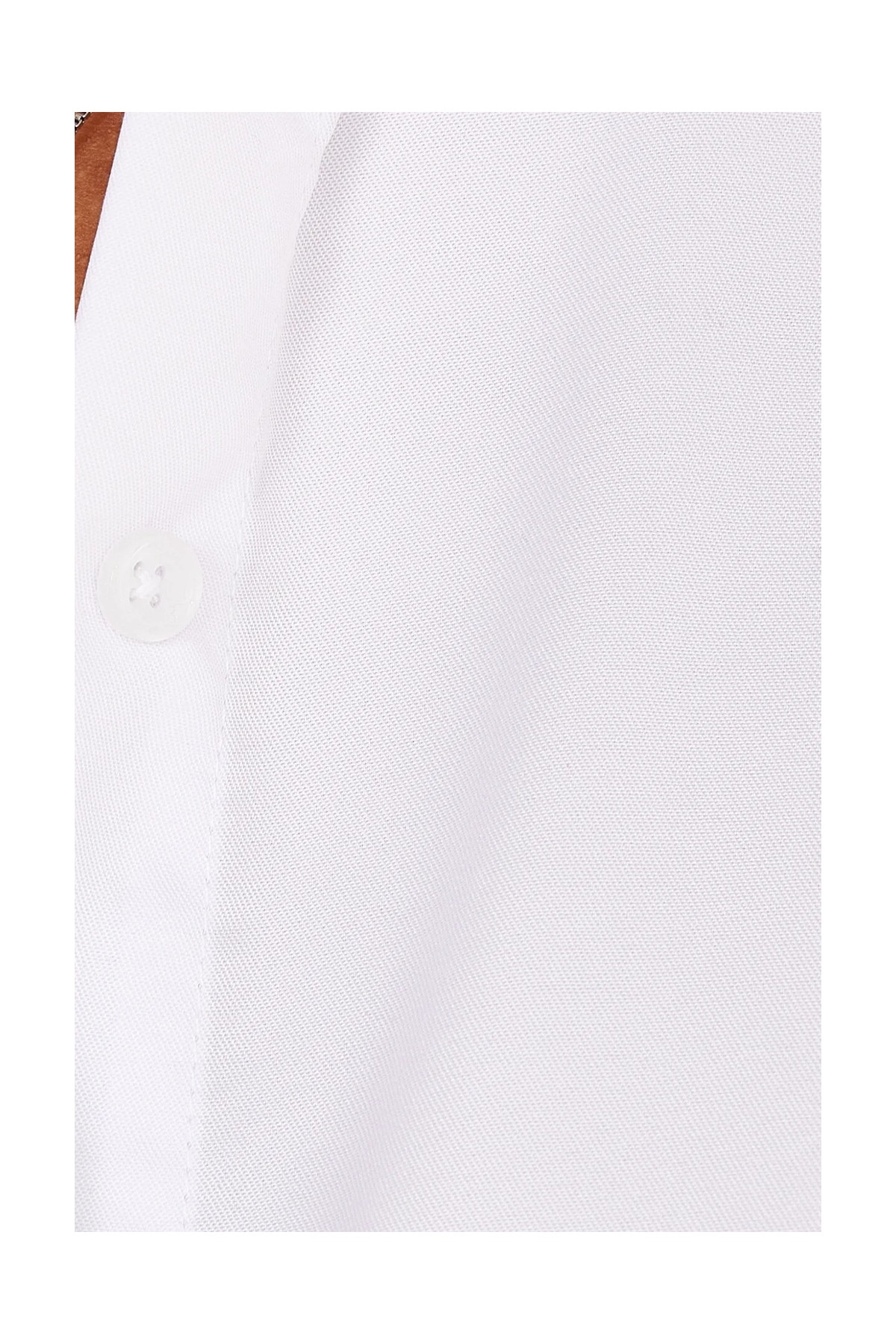 Tudors Kadın Slim Fit Dar Kesim Vücuda Oturan Uzun Kollu Gizli Düğme Detaylı Beyaz Basic Gömlek görsel 5