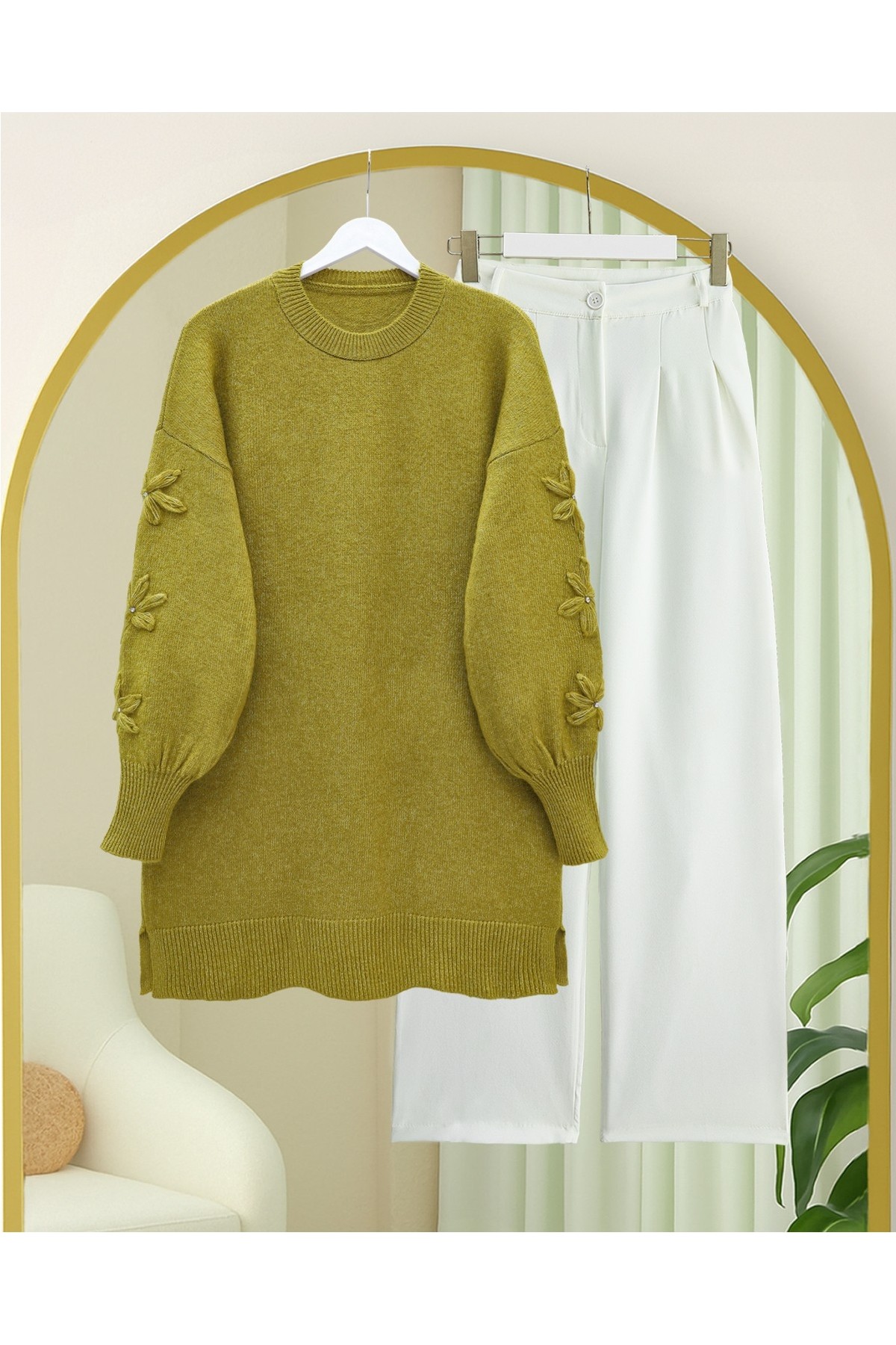 Moda Morfo Kolu Çiçek Detaylı Yuvarlak Yaka Yumoş Triko Kazak -Ekru