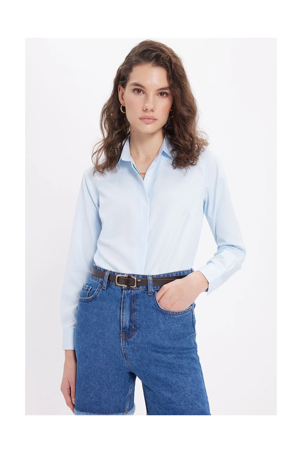 Tudors Kadın Slim Fit Dar Kesim Vucüda Oturan Uzun Kollu Gizli Düğme Detaylı Mavi Basic Gömlek görsel 6