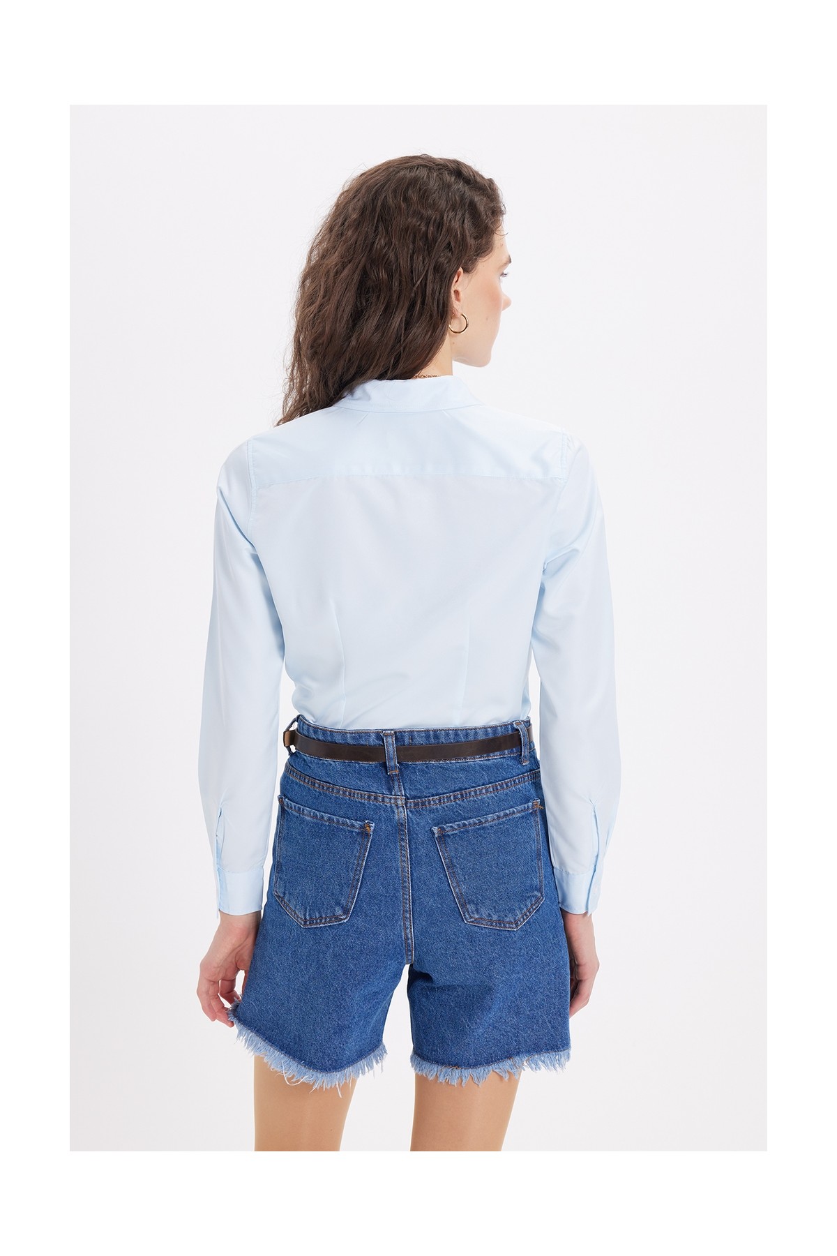 Tudors Kadın Slim Fit Dar Kesim Vucüda Oturan Uzun Kollu Gizli Düğme Detaylı Mavi Basic Gömlek görsel 7