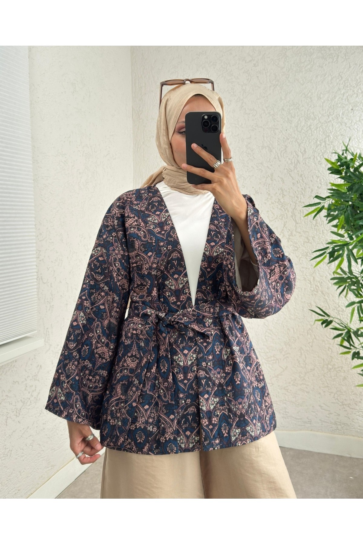 Moda Morfo Dijital Baskılı Beli Kemerli Kapitone Kimono -Laci