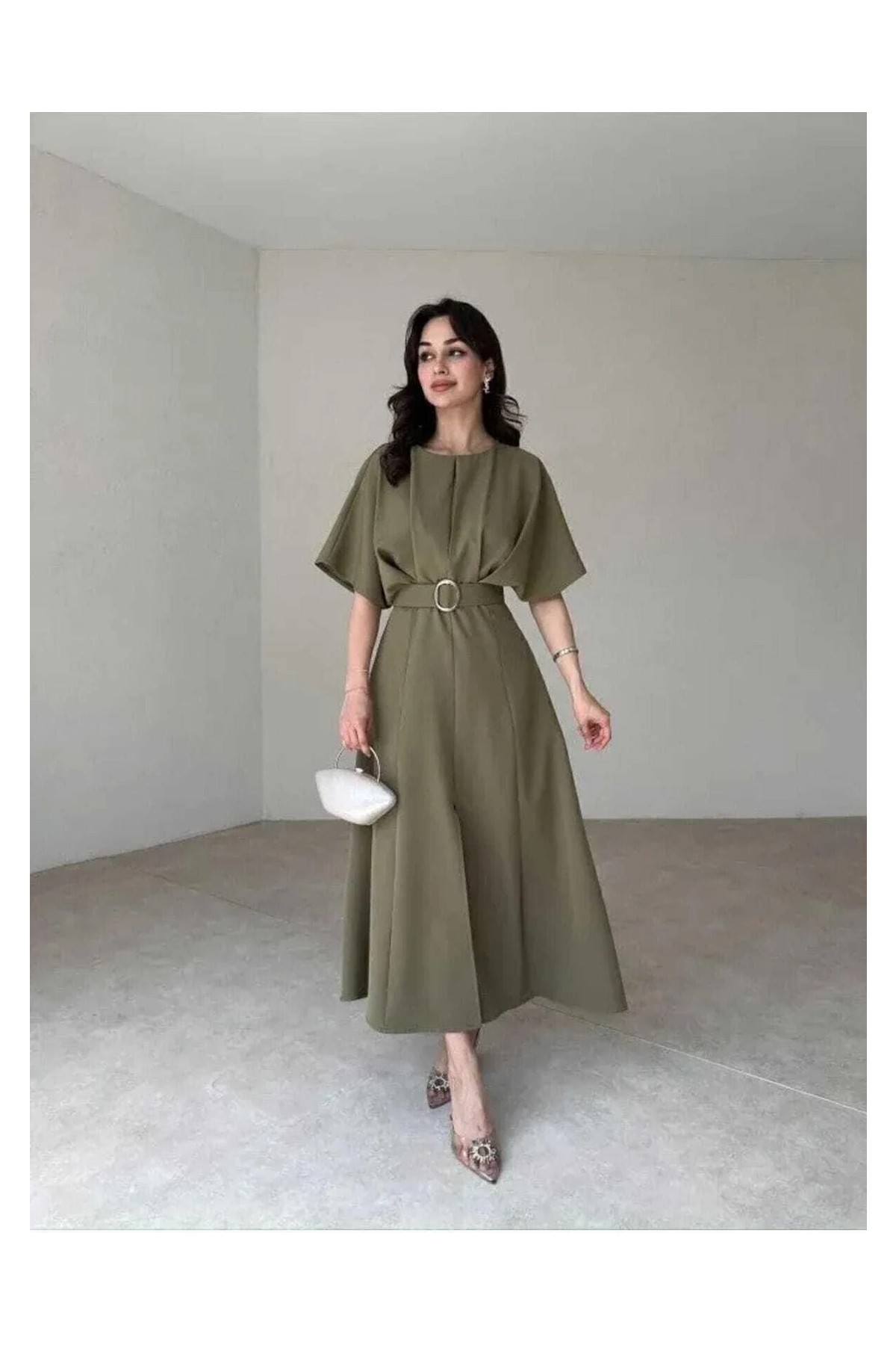 Moda Durağı Kaliteli Midi Elbise Yırtmaç Detaylı Kemerli Haki