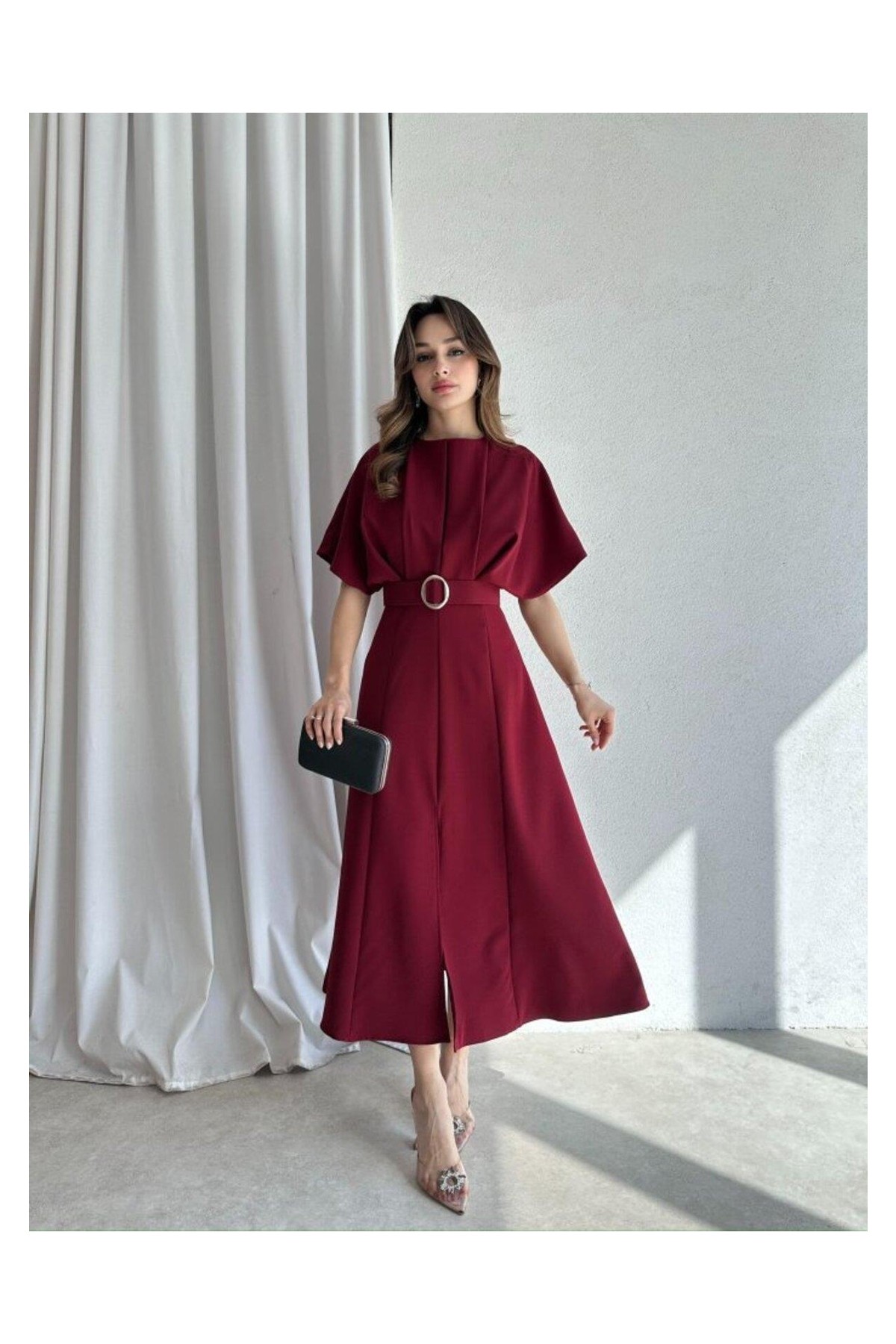 Moda Durağı Kaliteli Midi Elbise Yırtmaç Detaylı Kemerli Bordo görsel 3