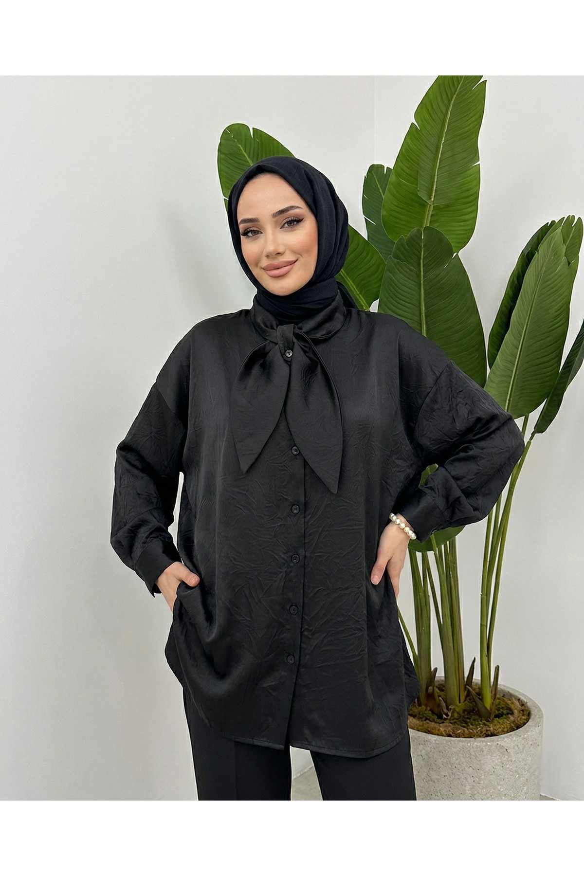 Foremia Yaka Detay Saten Tunik-Lacivert -