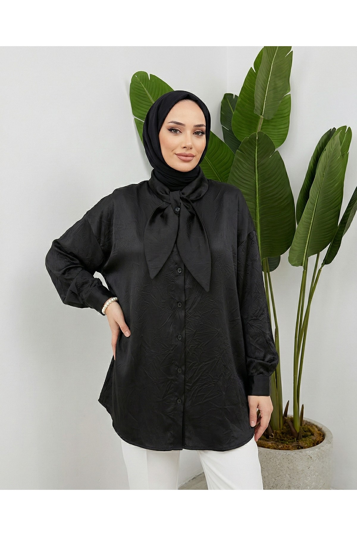 Foremia Yaka Detay Saten Tunik-Lacivert - görsel 2