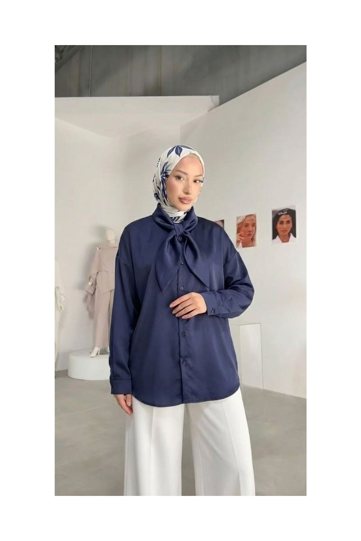 Foremia Yaka Detay Saten Tunik-Lacivert - görsel 2