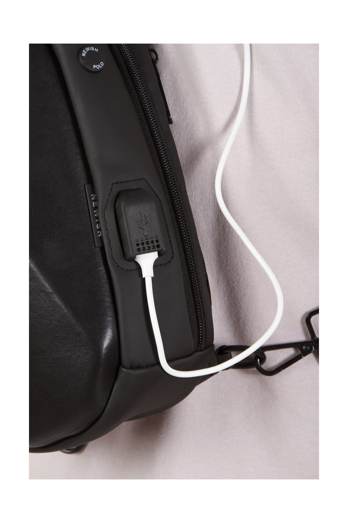 Newish Polo Erkek Siyah USB Çıkışlı Çapraz Askılı Omuz ve Bel Çantası NEWPOLO246 görsel 2
