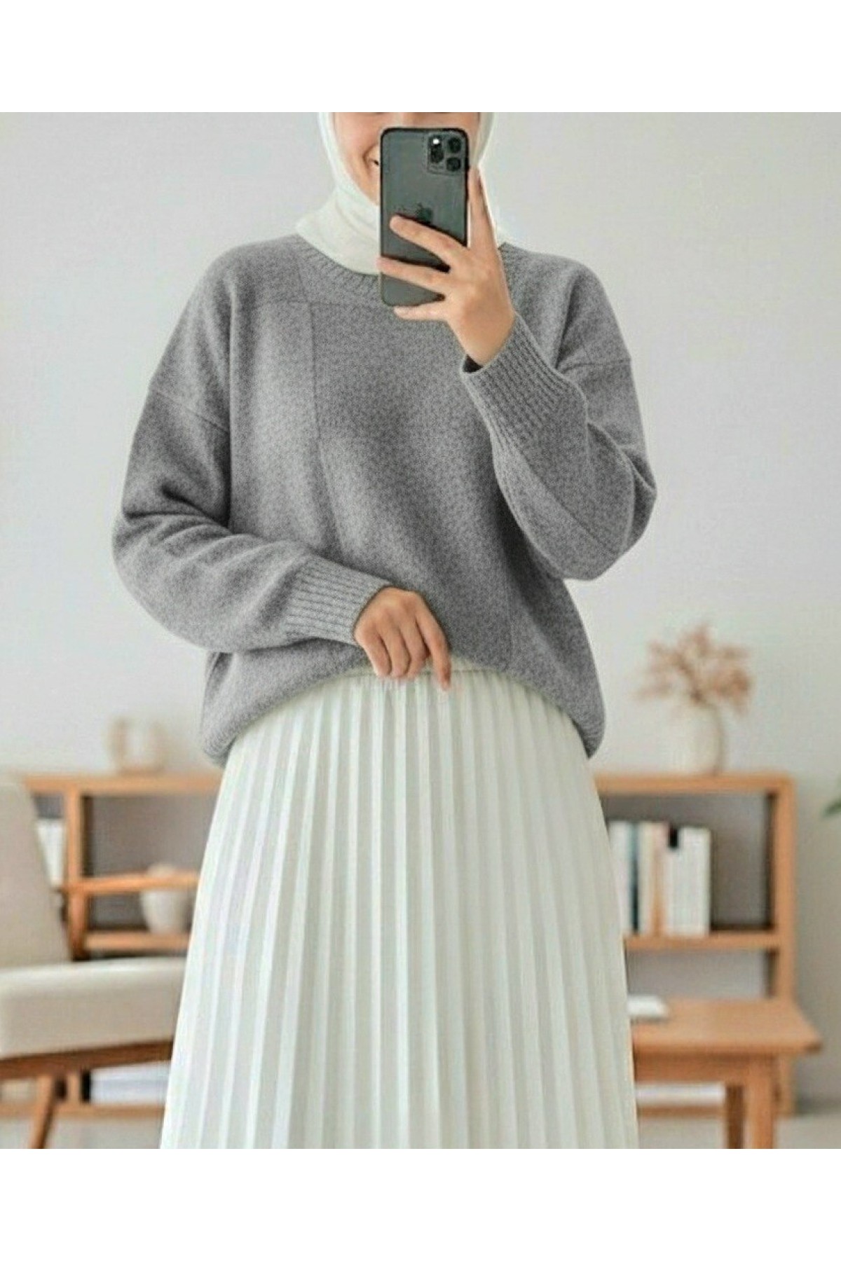 Moda Morfo Kare Desenli Yuvarlak Yaka Yumoş Kazak -Füme görsel 3