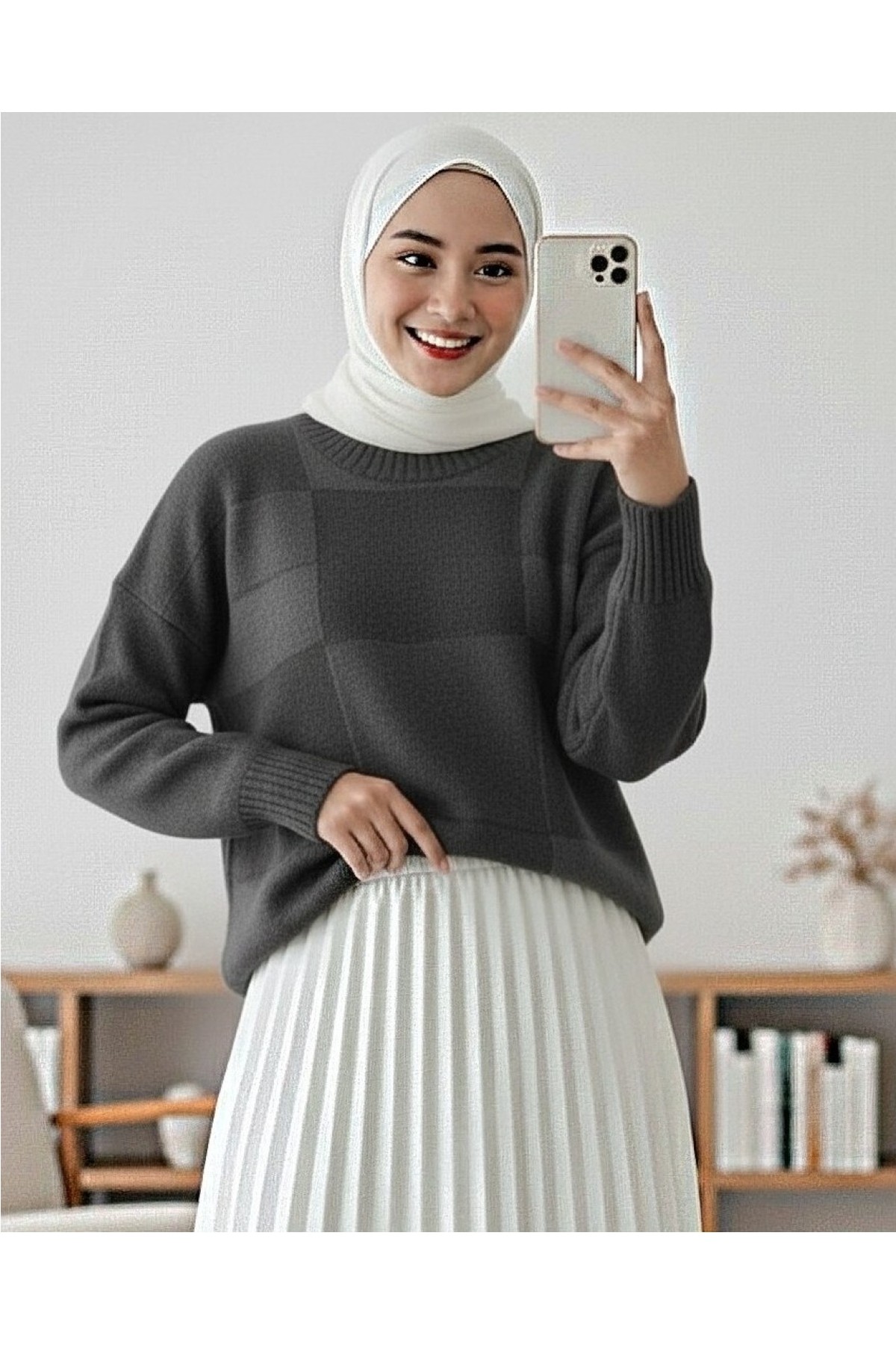 Moda Morfo Kare Desenli Yuvarlak Yaka Yumoş Kazak -Füme görsel 6