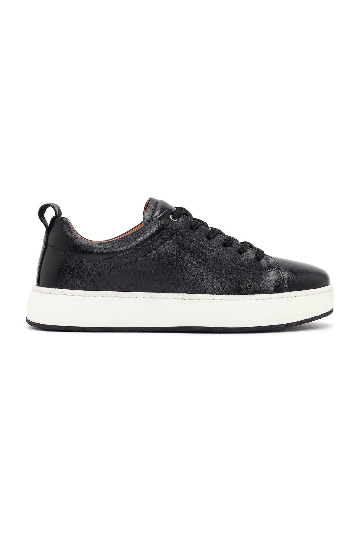 Derimod Erkek Siyah Bağcıklı Kalın Tabanlı Deri Sneaker 26SFD765318