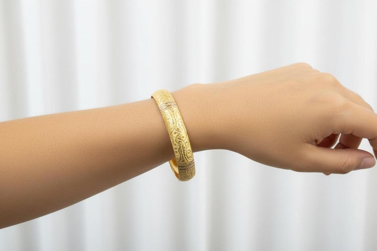 Kuyumcu Nurettin 10 gr (Gram) Mat Kalem Desenli Şarnel Bilezik 22 Ayar Altın Yatırımlık Işçiliksiz