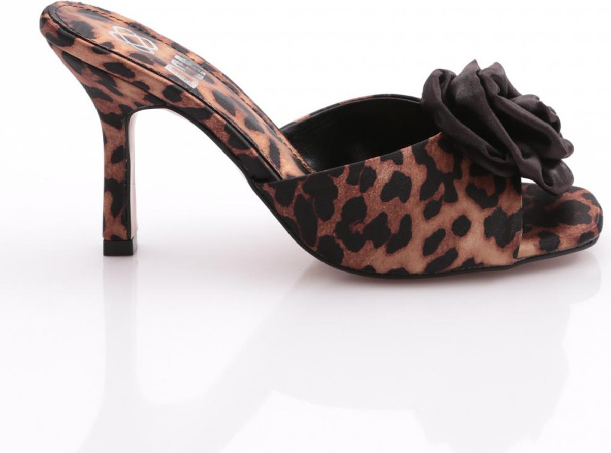 DGN Leopar Renkli Kadın Gül Detaylı Topuklu Terlik Yüksek Stiletto Konforlu Kullanım