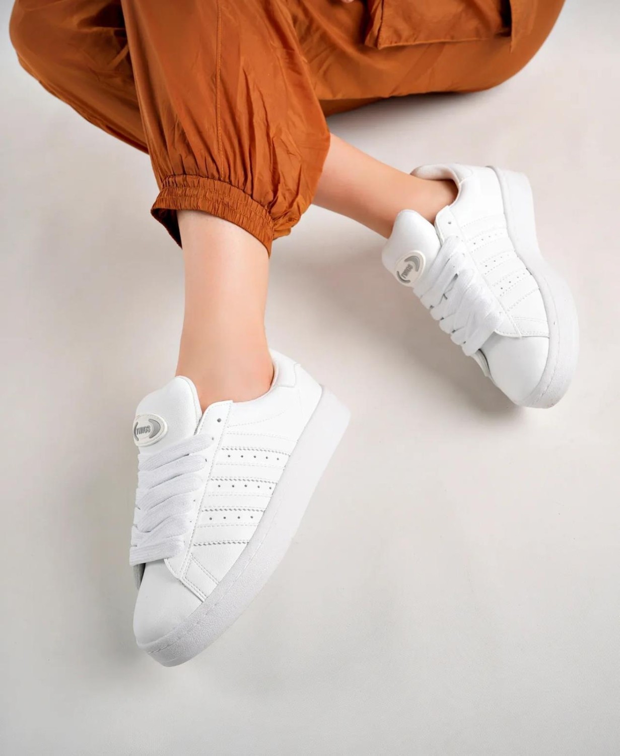 Homiro Unisex Klasik Bağcıklı Ortopedik Spor Sneaker Ayakkabı-Siyah-Beyaz görsel 6