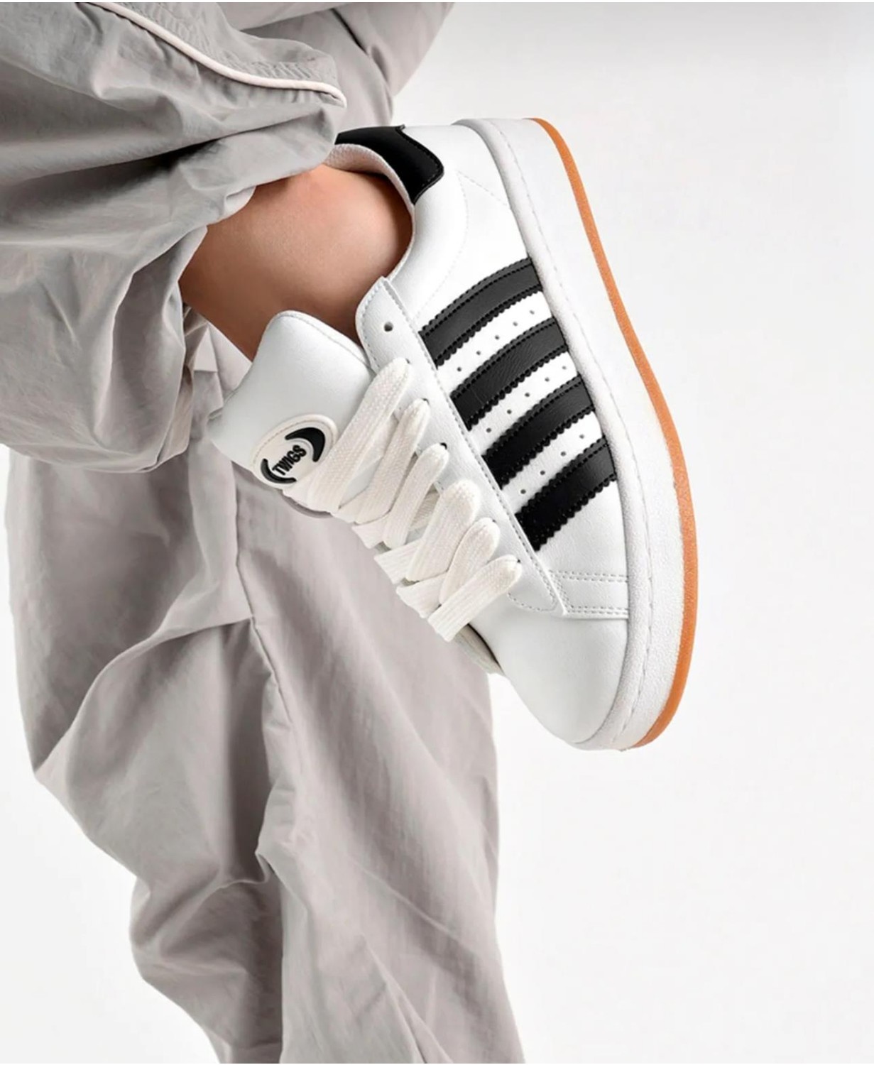 Homiro Unisex Klasik Bağcıklı Ortopedik Spor Sneaker Ayakkabı-Siyah-Beyaz görsel 3
