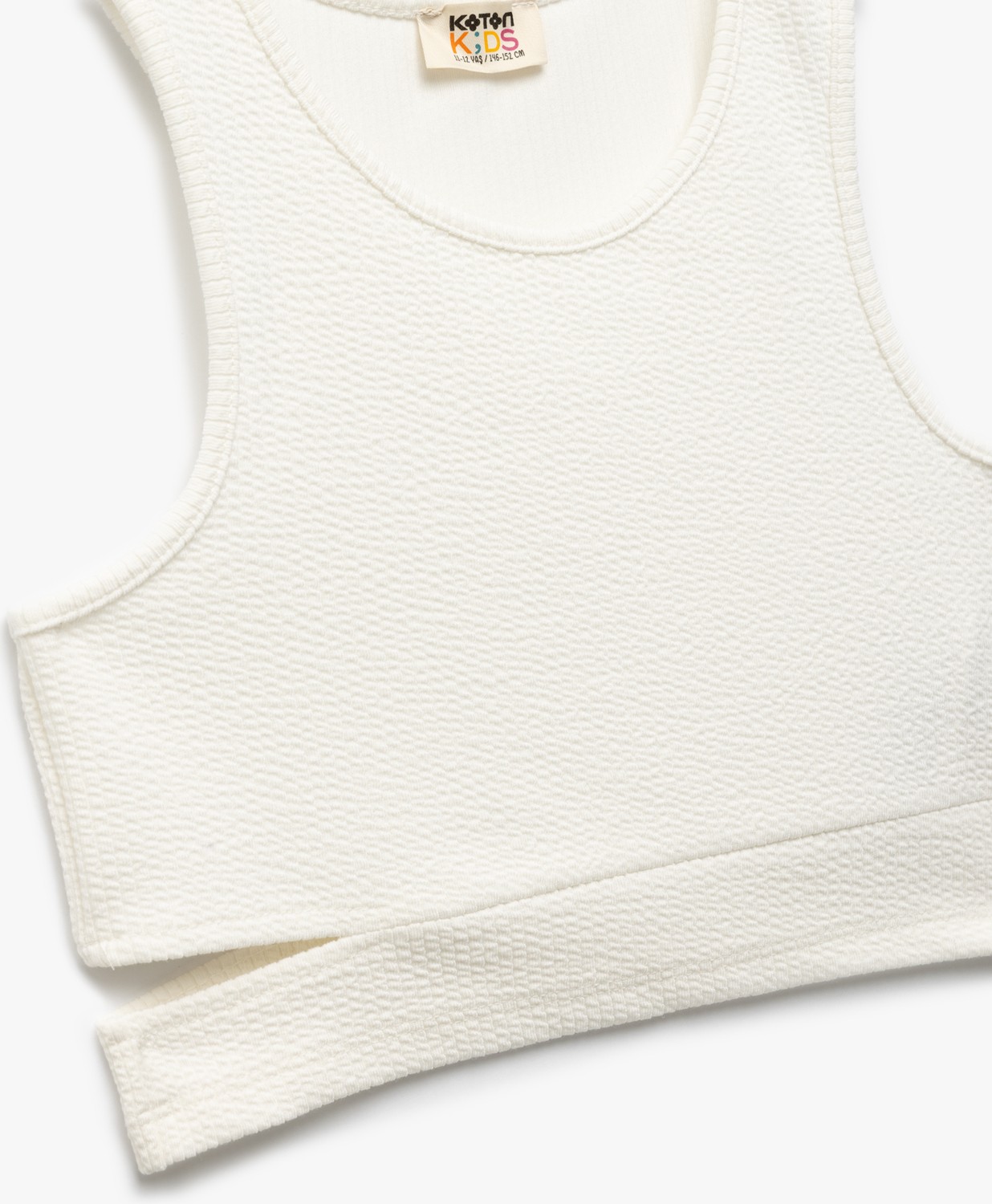 Koton Pencere Detaylı Slim Fit Bürümcük Kolsuz Bisiklet Yaka Crop Atlet görsel 8