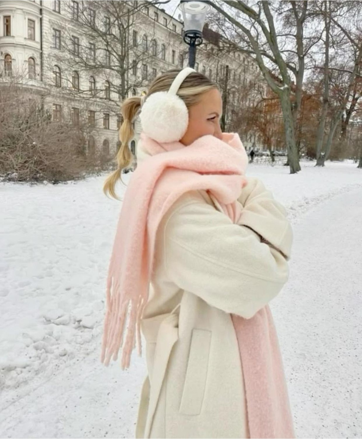 Wearflawless Peluş Katlanabilir Kulaklık , Soğuktan Koruyucu Peluş Kışlık Kulaklık, Kışlık Hediye görsel 2