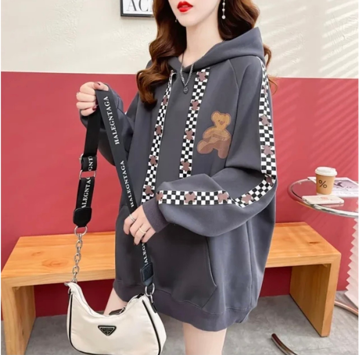 Amor Face Büyük Beden Özel Tasarım Kapüşonlu 4 Şerit Ayıcık Baskılı Süper Oversize Battal Şık Kadın Sweatshırt görsel 2