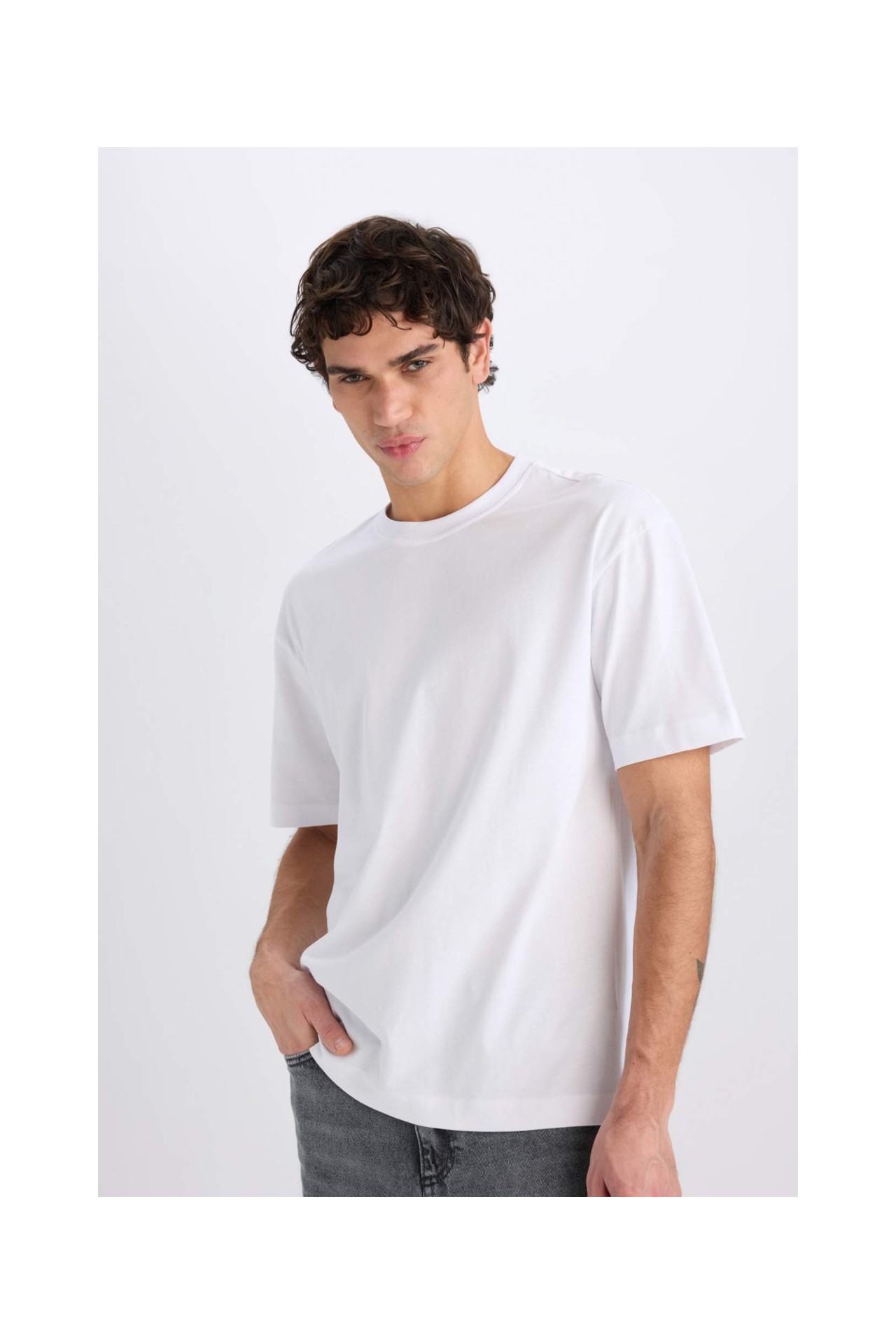 DeFacto %100 Pamuk Oversize Bisiklet Yaka Basic Kısa Kollu Tişört E6885AXNS görsel 7