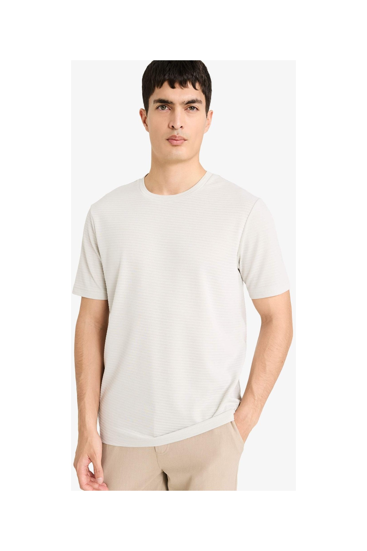 DeFacto Slim Fit Bisiklet Yaka Kısa Kollu Basic Tişört M6608AZ26SP