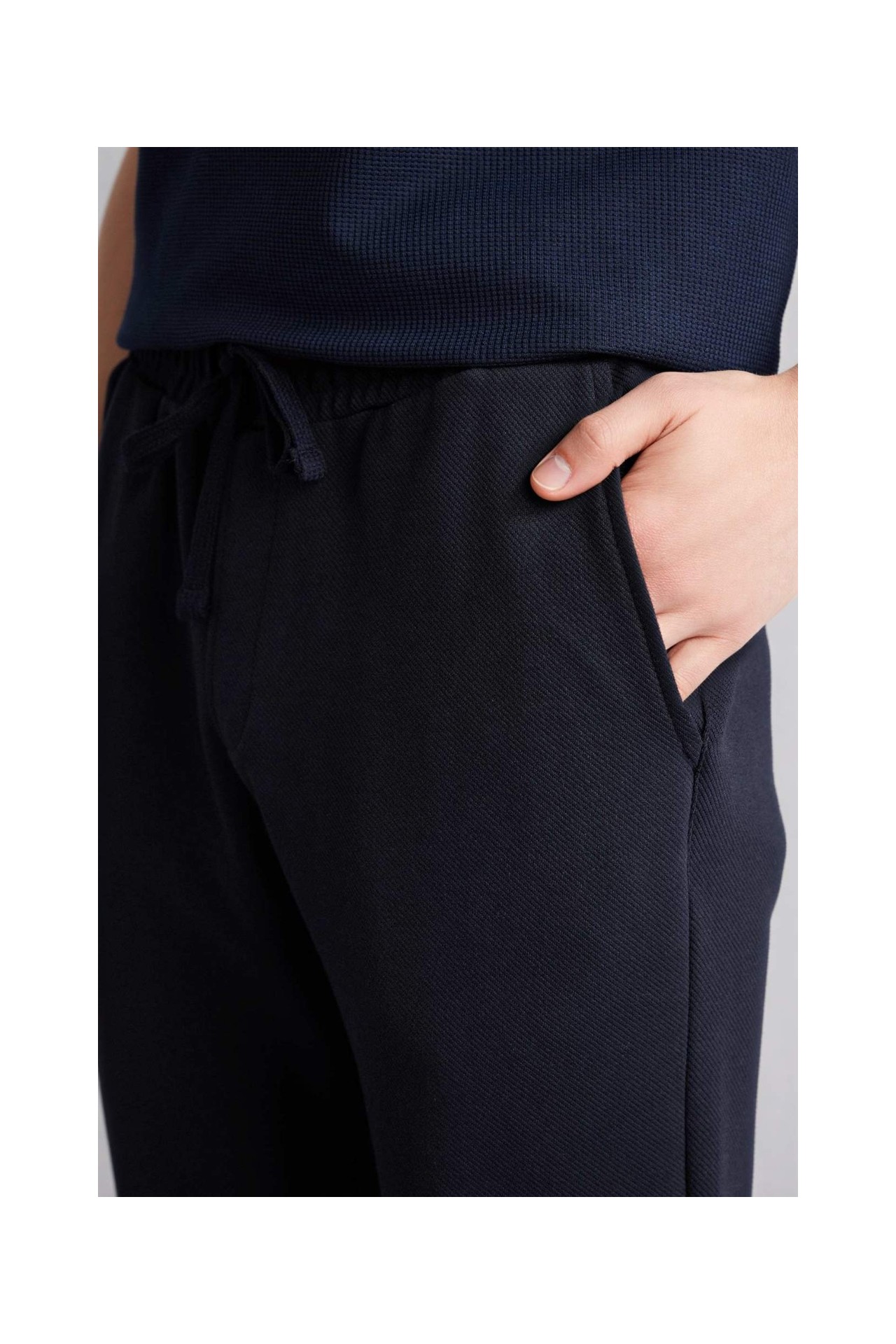 DeFacto Esnek Basic Beli Bağcıklı Cepli Düz Paça Jogger Pantolon C6022AX26SP görsel 4
