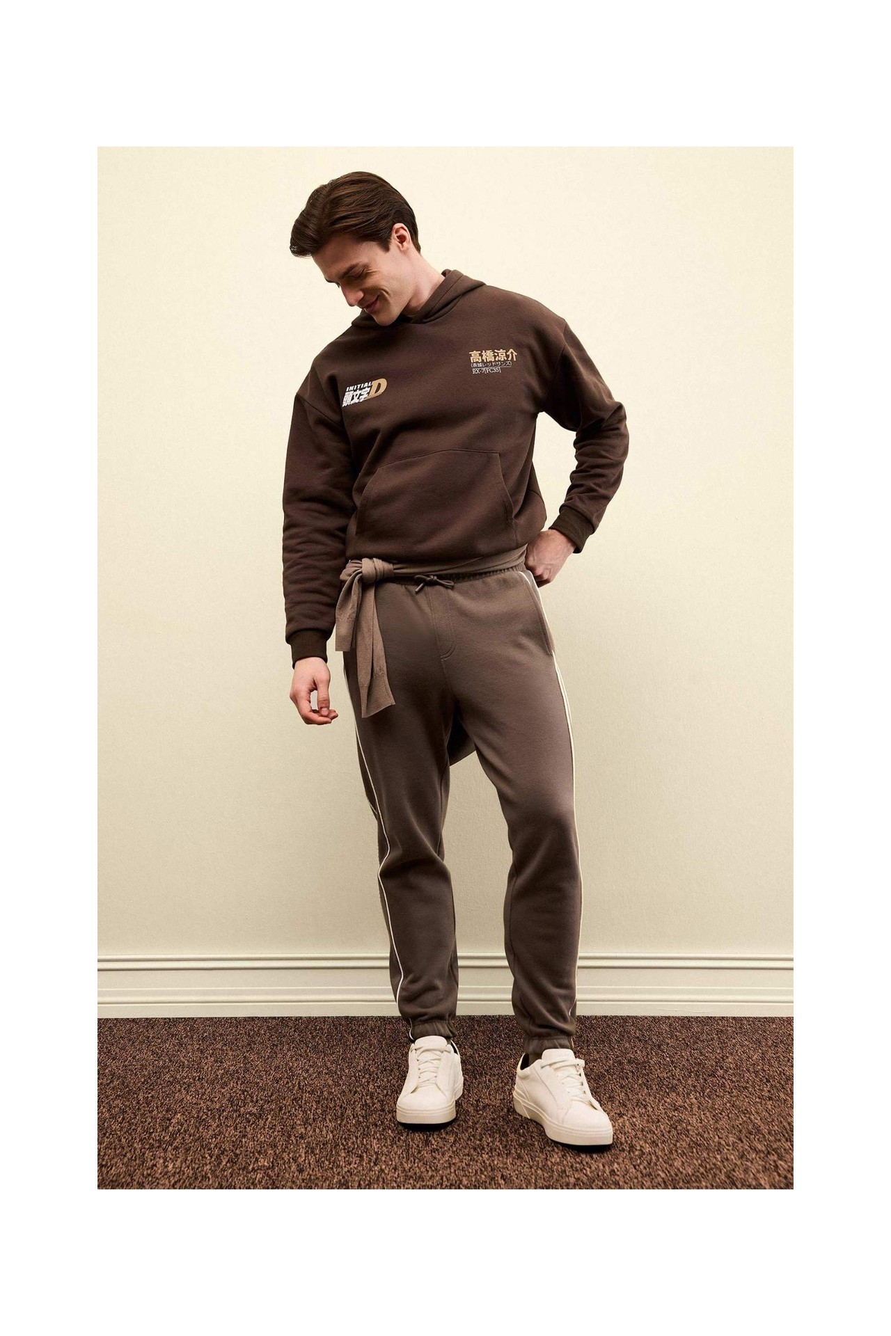DeFacto Pamuklu Initial D Boxy Fit Kapüşonlu Baskılı Kalın Sweatshirt Kumaşı Sweatshirt F9760AX26SP görsel 2