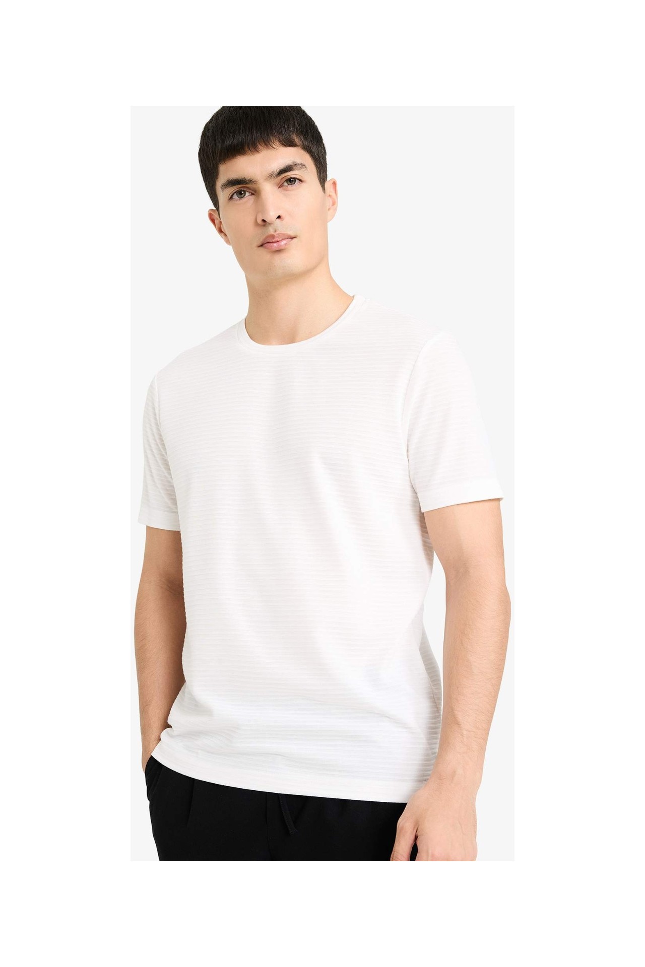 DeFacto Slim Fit Bisiklet Yaka Kısa Kollu Basic Tişört M6608AZ26SP görsel 6