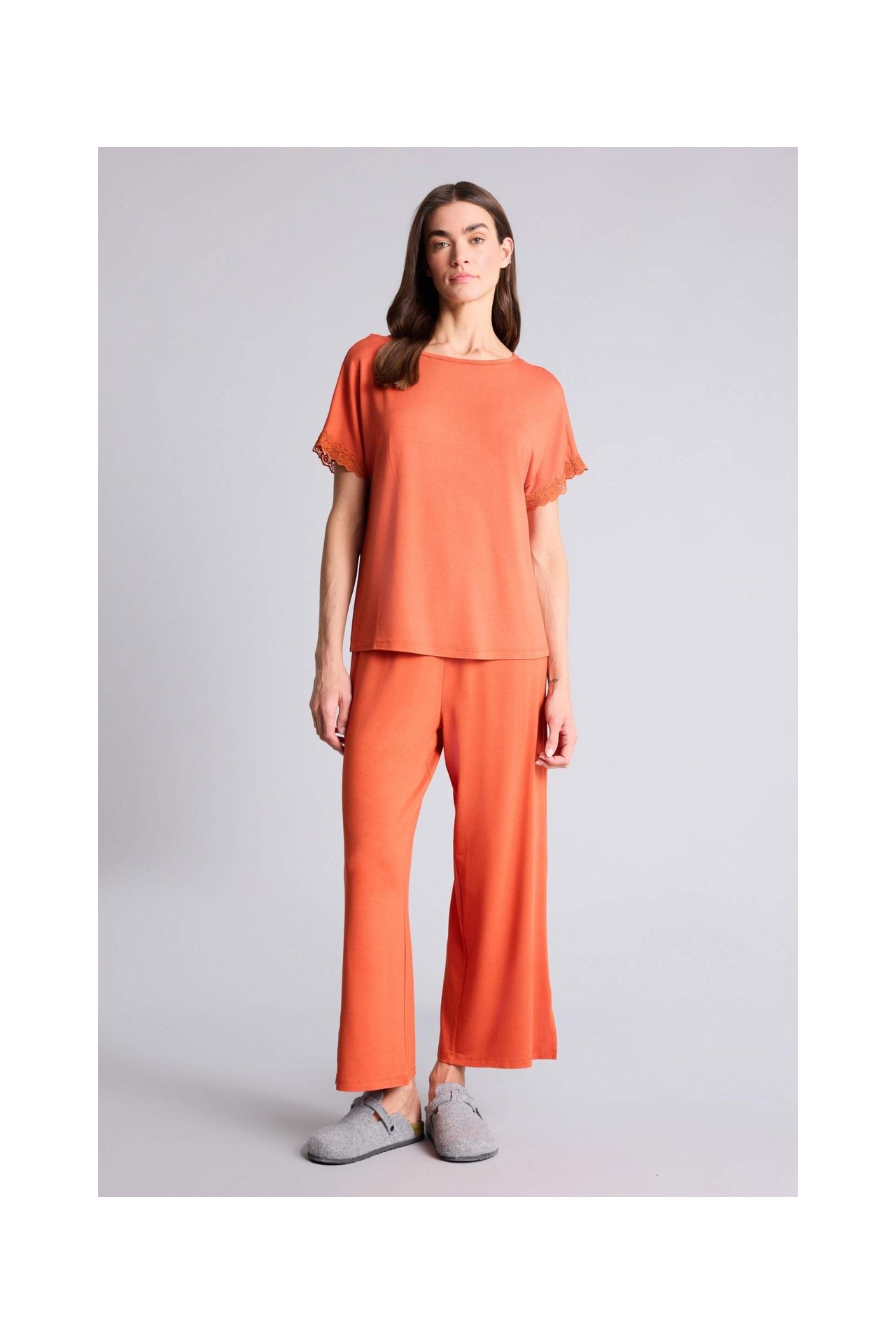 DeFacto Kısa Kollu Üst Geniş Paça Alt Basic Pijama Takımı G7589AX26SP