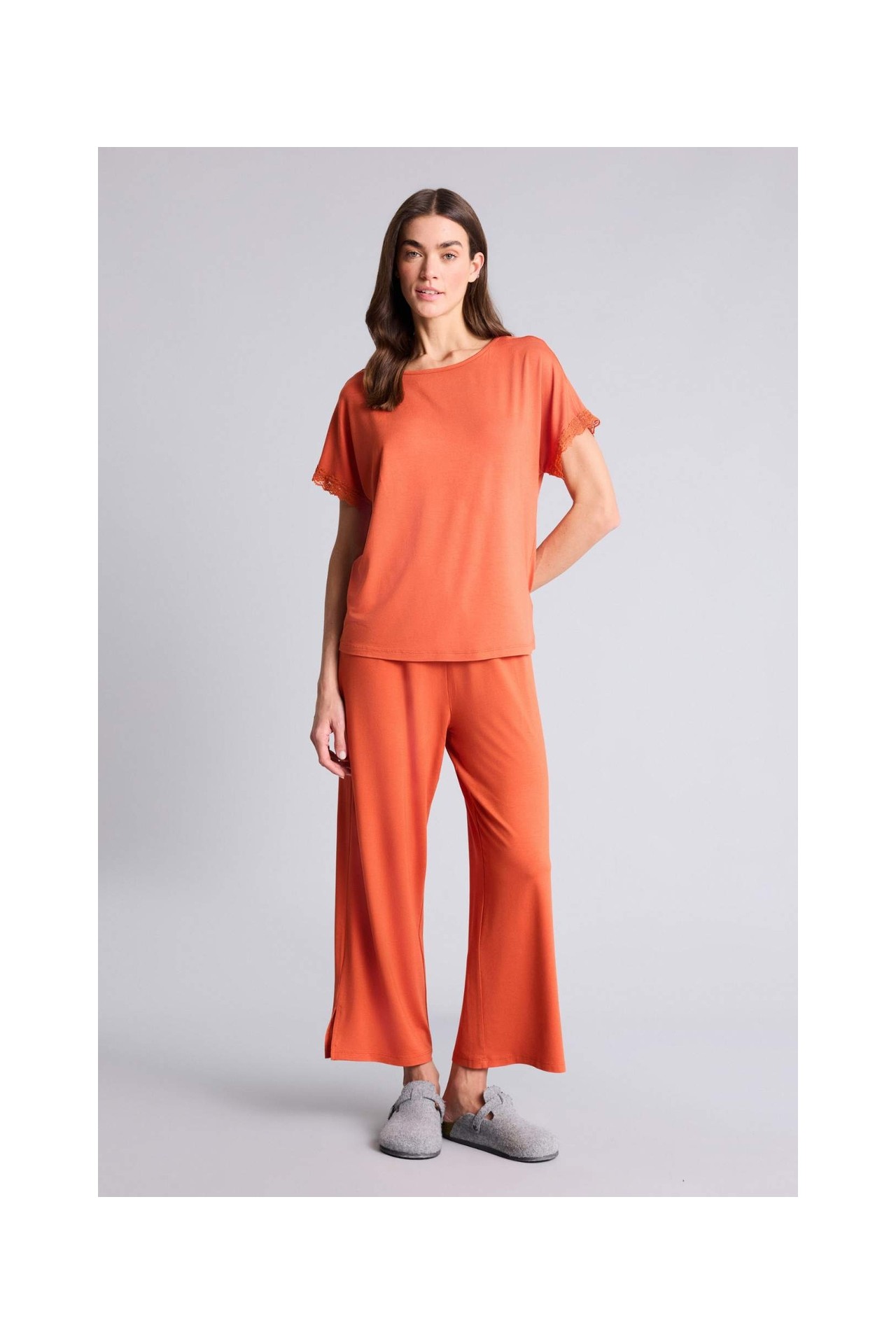 DeFacto Kısa Kollu Üst Geniş Paça Alt Basic Pijama Takımı G7589AX26SP görsel 2