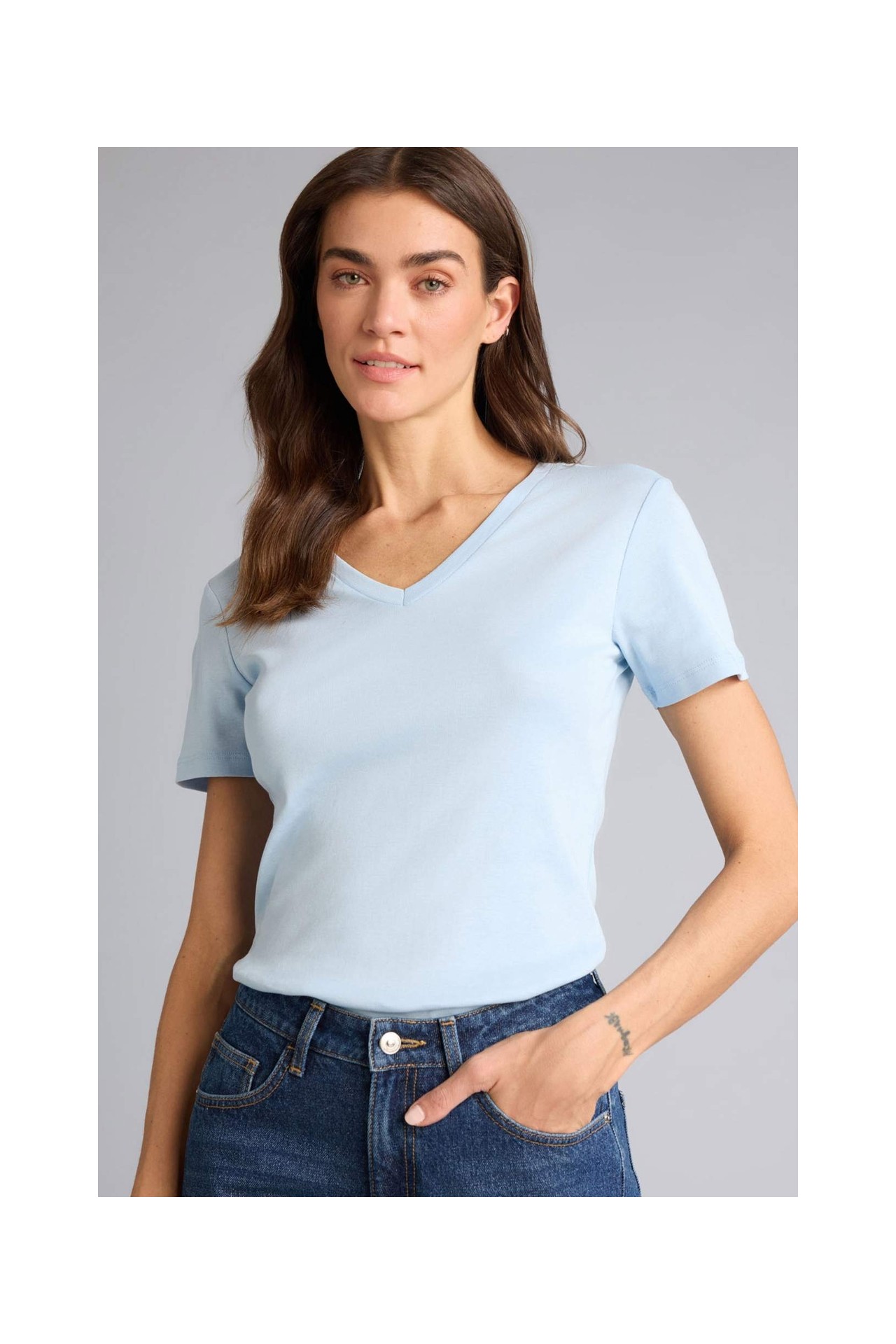 DeFacto %100 Pamuk Slim Fit V Yaka Basic Düz Ribana Kısa Kollu Tişört I1080AZ26SP