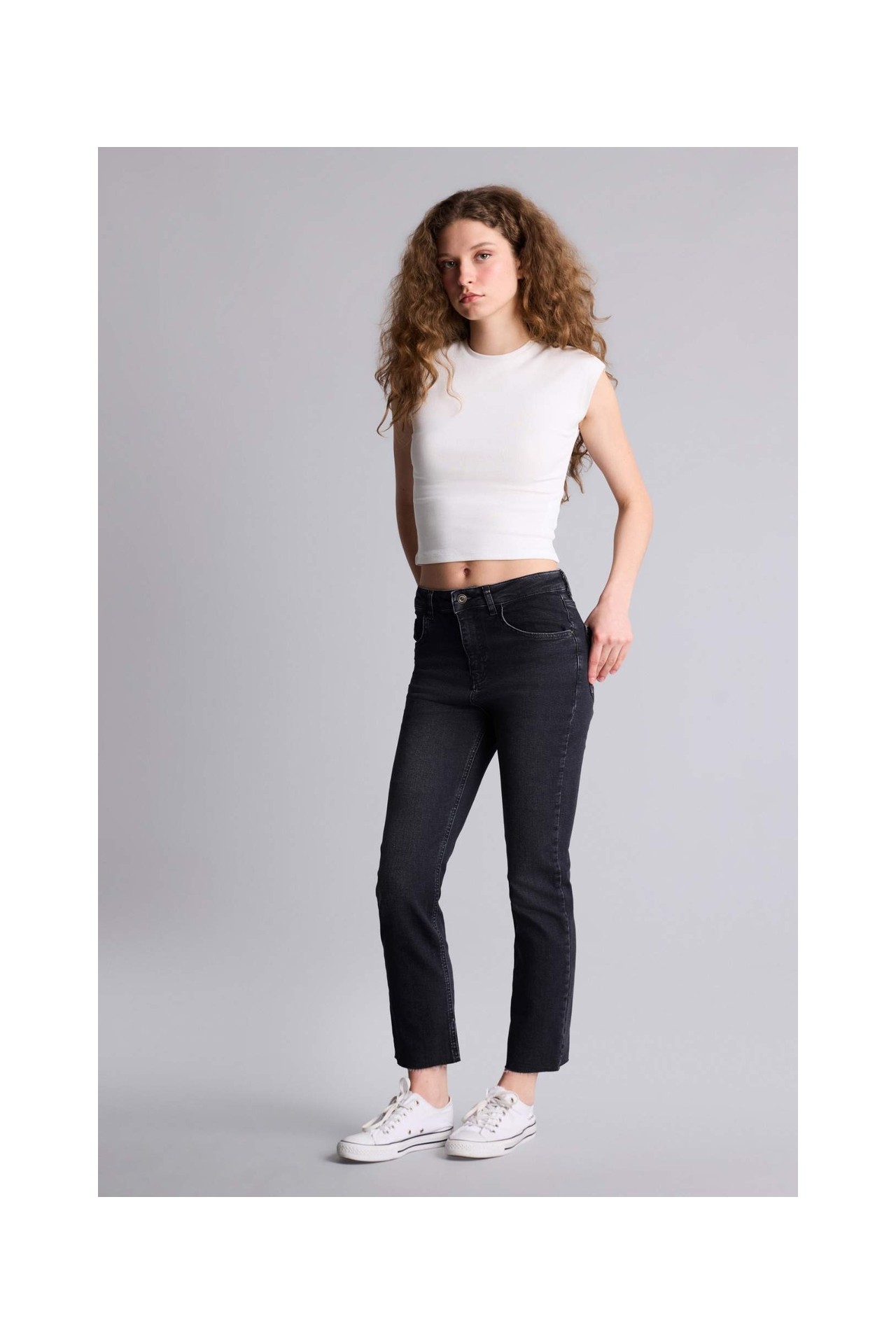 DeFacto Crop Flare Fit Yüksek Bel Jean Pantolon G2217AX26SP görsel 2