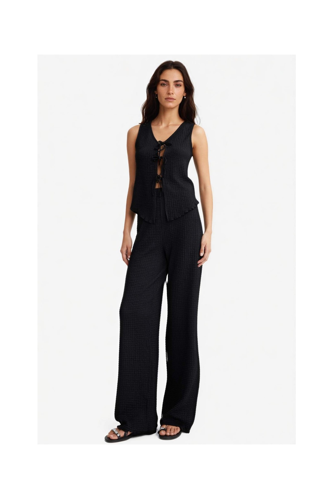 DeFacto Slim Fit Dar Kesim V Yaka Önden Bağlamalı Kırışık Dokulu Kolsuz Bluz F7992AX25AU görsel 2