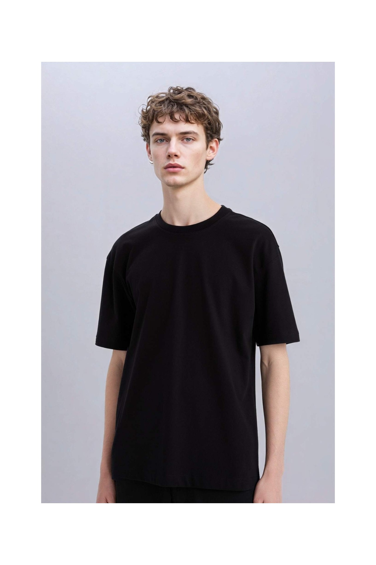 DeFacto %100 Pamuk Oversize Bisiklet Yaka Basic Kısa Kollu Tişört E6885AXNS