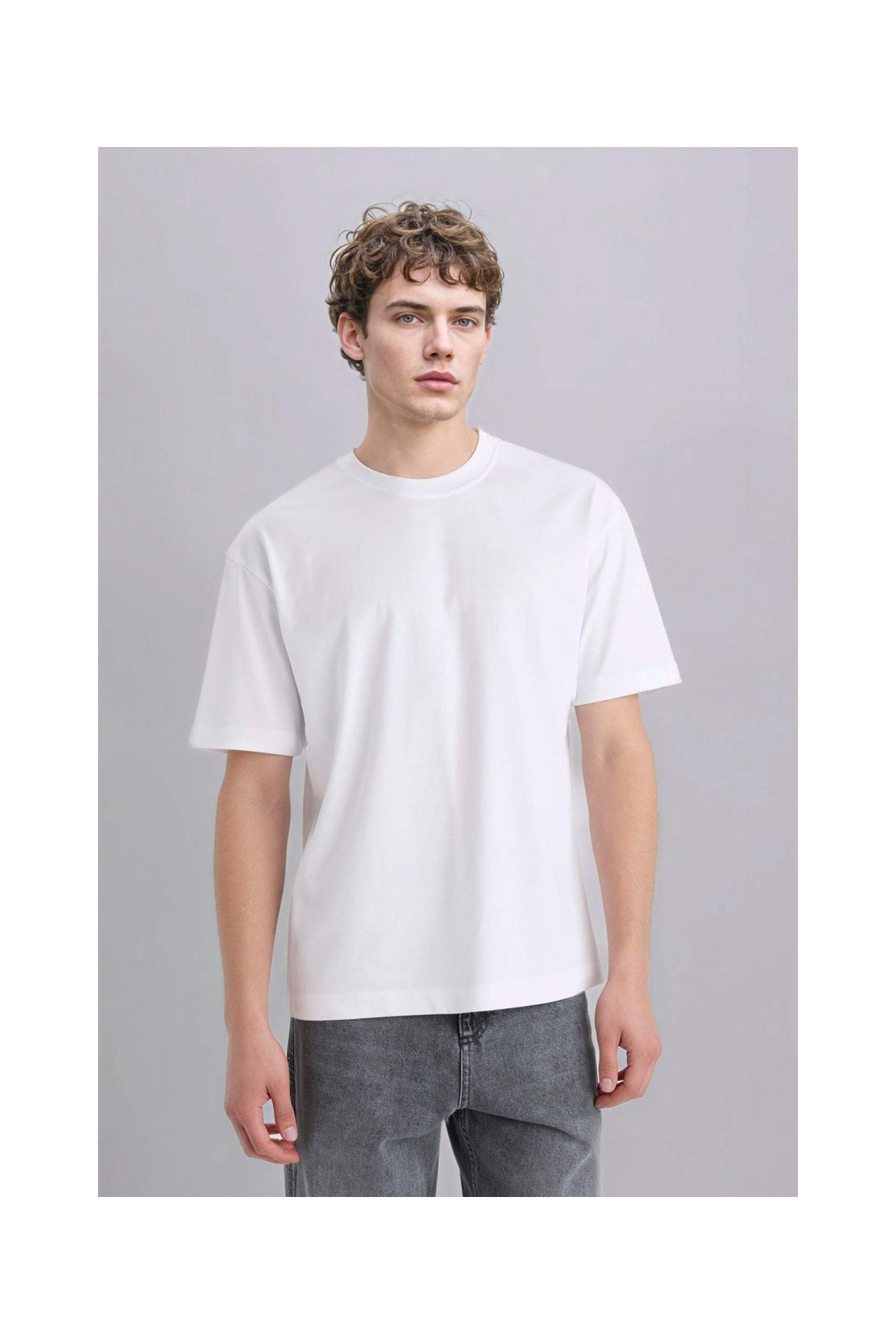 DeFacto %100 Pamuk Oversize Bisiklet Yaka Basic Kısa Kollu Tişört E6885AXNS görsel 3